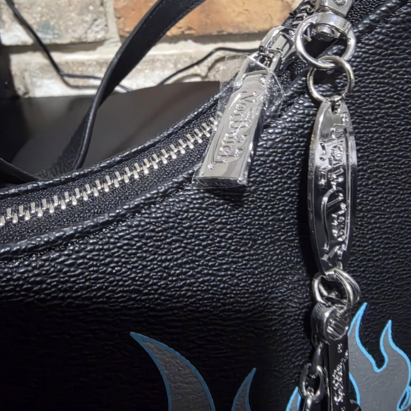 Von Dutch Silver Flame Women's Bag - Picture 5 of 6